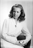 Konfirmanden Anita Widell, Staketgatan 5. Den 20 juli 1944
