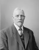 J. A. Hiller. (Enligt 1930 års adresskalender: Luthergatan 18).
