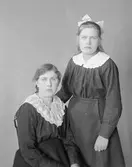 Anna och Greta Öberg


