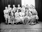Müntzing, Nygatan 4. Greta Albihn, Betty N. Emilia Hedin, Sundstedt
Den 12 juni 1938

