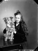 Greta Pousette och hund.