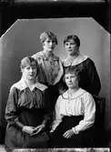 Persson H,  fyra kvinnor.
Jäderholm, Elsa Hammarström