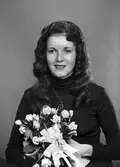 Fru Olsson, Nackstavägen 16 b, 852 47 Sundsvall. Den 16 november 1974