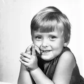Maria Blomqvist. Foto av barn. Forsby 9244, Gävle. Den 24 augusti 1967