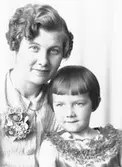 Fru och dotter Alexandersson


