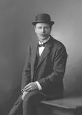 E. Larsson