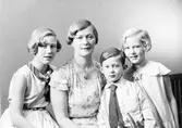 Fru Arthem och barnen