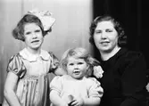 Fru Belinsky och barnen


