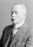 L. Hedenström
