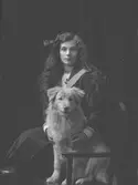 Anna Ahlenius med hund