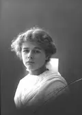 Inez Larsson. Hovfotograf Carl Larssons dotter

