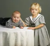 Barnen Myrzell. År 1999