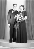 Brudparet Otto Andersson, Sätra 9, Gävle. 21 oktober 1944.