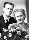Brudparet O. Pettersson, Brädgårdsvägen 23, Söderhamn. 28 oktober 1944.
