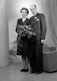 Brudparet Gunnar Lindgren. 25 november 1944. Ljusne kontoret.