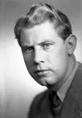 Herr Nils-Arne Pernefeldt, Rådhusgatan 35, Sundsvall.   30 november 1944.