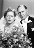 Brudparet Kapten H. Hellström, Gävle. 1 juli 1945.