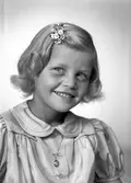 Dotter Hallberg. 14 augusti 1945. Bokhandlare G. Hallberg, Bergsgatan 49, Gävle.