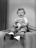 Redaktör Wedins 9 månaders dotter. 11 oktober 1945