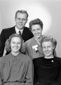 Gruppfotografi, 10 december 1945. Stina Bellander, Norra Fiskargatan 12, Gävle.