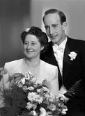 Brudpar N.E. Olsson, 1945. Sändes till skorstensfejaremästare Widerström, Gävle.