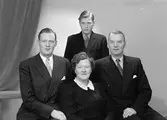Familjeporträtt, 26 januari 1946. Herr Werner Andersson, Södra Fiskargatan 15, Gävle.