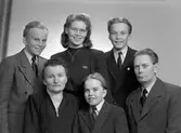 Familjeporträtt, 4 mars 1946. Folkskollärare Oskar Byrén, Lunds Folkskola, Valbo.