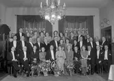 Fotografi tagit i bostaden på 70-årsdagen, 11 mars 1946. Fabrikör Carl Abraham Elfström, Södra Centralgatan 7, Gävle.