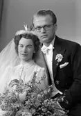 Brudpar Bengt Müller. Majorsgatan 24 B, Gävle. 23 mars 1946.