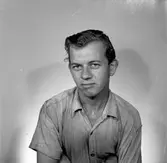 Edmund Pettersson Rederi AB. Legitimationsfotografi. Augusti 1950.

