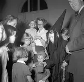 Gefle Jultomtar, julfest. 16 december 1951. Frk. Ljung,
Brändströmgatan 10, Gävle