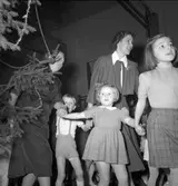 Gefle Jultomtar, julfest. 16 december 1951. Frk. Ljung,
Brändströmgatan 10, Gävle