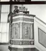 Predikstolen i Källa ödekyrka.