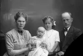 Familjen Lagerkvist, minsta barnet är döpt
Gamla Stadsbudskontoret. Sedermera auktionsutropare