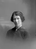 Sigrid Dahlström, Byn, Forsbacka
