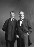 Fabrikör N. Aug. Ekberg och ej namngiven ung man (son).