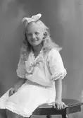Ingeborg Löfström, dotter till Kamrer Ivar Löfström.
Gefle-Posten