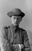 Värnpliktig 588/5 Gerndt, Kungsbäck, Gävle. Senare byråassistent vid G.D.J. och S.J.