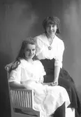 Anny Zetterlund, Trädgårdsgatan 6 och Linnéa Thorsén, Lilla Esplanadgatan 8, Gävle.