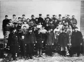 Skoglund & Olssons gjuteri på 1800-talet.

Första gjuteribyggnaden, verkstadspersonalen.
