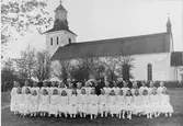 Hedesunda,
Konfirmander från 1920,
Kyrkoherden heter Alfred Silén.