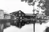 Hedesunda Industri AB, Ölbo.
Firman bildades 1908 och nedlades 1959. Där drevs såg, snickerifabrik, kvarn och en tid även mekanisk verkstad. Det var då Hedesundas största industri med ibland över 100 anställda. Efter 1959 inrymdes där en keramikfabrik något år tills fabriksbyggnaden brann ner.