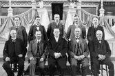 Hedesunda Missionsförsamlings styrelse på 1930-talet.
Stående från vänster: Erik Lund (Ölbo), Karl Uggla (Brunn), Bernard Vickström (Ölbo), Jakob Svedlund (Svarta), Arvid Qvist (Brunn).
Sittande från vänster: Per Gustavsson (Ölbo), Gustav Eriksson (Ölbo), församlingens pastor John Björklund, Erik Lund (Ölbo) och Erik Andersson (Ås).