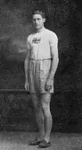Gösta Bladin (1895-1972), ordförande i Gästriklands Idrottsförbund 1939-65, ledaruppdrag i Gefle SGF, Gästriklands Gymnastikförbund, Gästriklands Fotbollsförbund m fl organiserade vänortsutbyte på idrottssidan med Finland, Norge och Danmark. Bladin var själv en mycket duktig friidrottare. Han deltog bl a i OS i Antwerpen 1920 som längdhoppare (9 :a i finalen) och på 400 m häck .