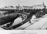 Parti av Lillån. Ö. Lillån, Centralstationen, Jernvägshotellet, Westergrenska huset.
