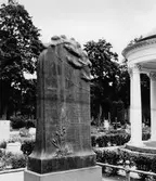 Själanderska gravmonument av Ida Matton.