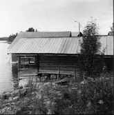 Sjökullen äldre sjöbod.
Sjöboden från ostsydost.