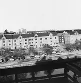 Magasinbyggnader på Alderholmen.
Norra Strandgatan i förgrunden.

