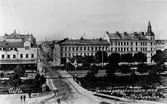 Stora Esplanadgatan. Järnvägsstaionen till vänster.
