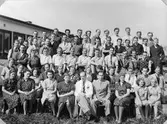 Personalfoto från Brandahls väskfabrik i Mölndal, 1939.
Bertil står 2.a från höger på andra raden.